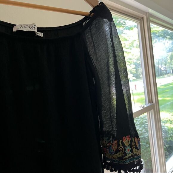 Vava by Joy Han Off Shoulder
Dress Embroidered Ruffle Sleeve Black Sz M - Picture 12 of 14